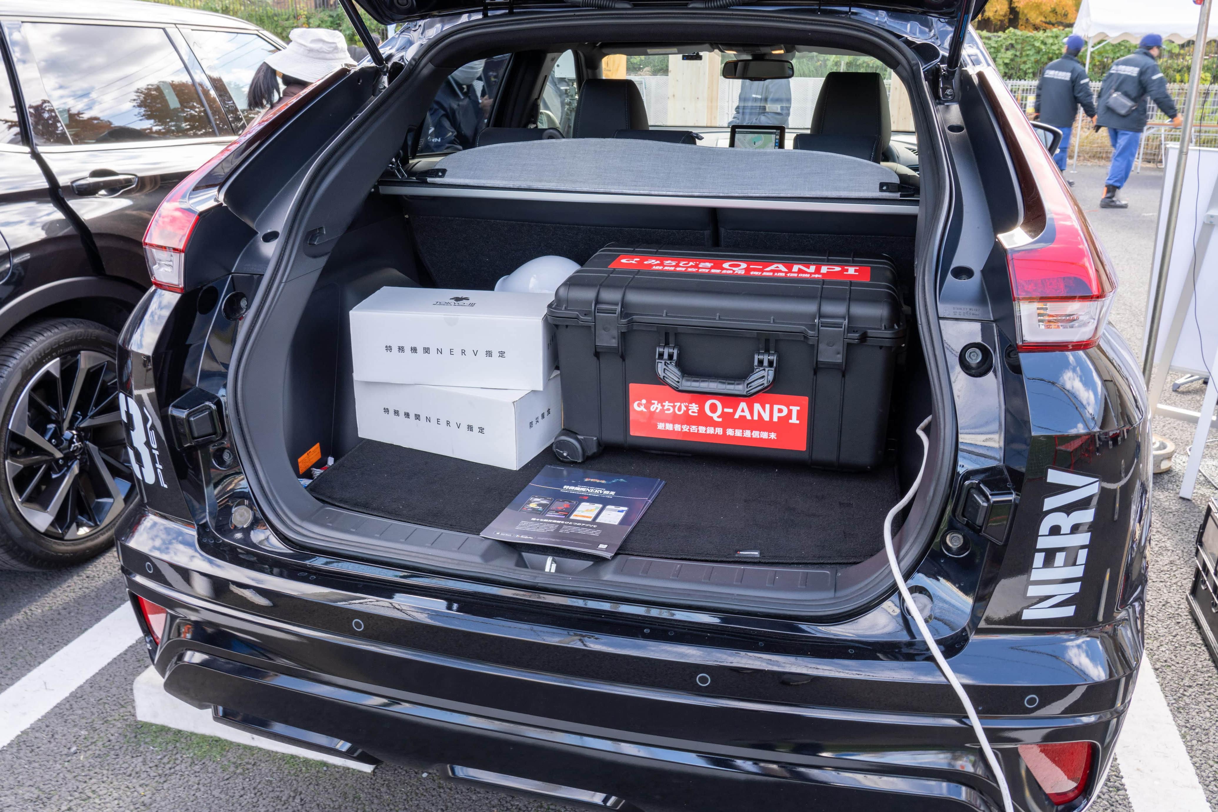 特務機関NERV災害対策車両展示のようす